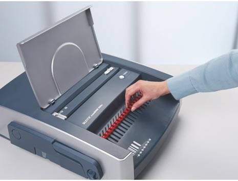 gbc COMBIND 500E LEITZ rilegatrice elettrica ad anelli in plastica., marchio LEITZ.