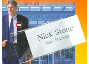 gbc Portanome per meeting autoadesivo 40x75mm Il grande vantaggio di questo prodotto  che pu essere facilmete attaccato e rimosso da abiti di qualsiasi materiale esclusi seta e pelle 3el8640