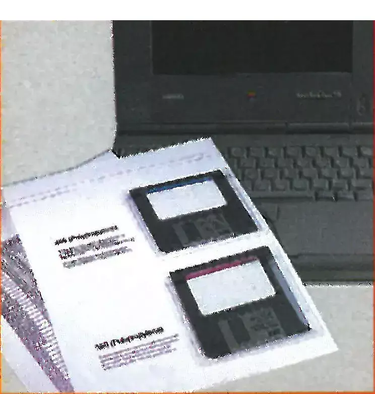 gbc BustaAutoadesivaAntistatica PerFloppyDisk, conPATTELLA 100x108mm TRASPARENTE. Con flap e bollino adesivo di chiusura. I Data Disk Pocket da 3,5 consentono di aggiungere dischetti in raccoglitori, su istruzioni duso e offerte commerciali. Prodotto originale danese. MADE IN DENMARK..