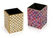 gbc Bicchiere portapenne decorato a mano. quadrato formato 8x8x10cm, fantasie assortite LEB3132