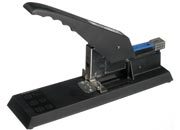 gbc Cucitrice Skre-Block 18 alti spessori Economica di gran resa con struttura in termoplastica. Utilizza i punti serie 23/8, 23/10, 23/12, 23/13s, 23/15s, 23/17s, 50/8s, 50/10s, 50/12s, 50/15s, 50/17s. Carica fino a 100 punti. Profondit� di inserimento 6cm. Capacit� di cucitura fino a 150 fogli (15mm). MADE IN GERMANY SKR214