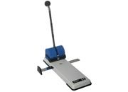 gbc Perforatore Skre-Perfo 14, robusto facilit d'uso grazie a una lunga leva. Distanza tra i fori 8 cm. Perfora fino a 140 fogli (14mm). Con barra di regolazione. MADE IN GERMANY SKR815