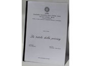 gbc Copertina avvolgente per spirale plastica CombBind, 9mm Formato: A4. 21 anelli. Diametro: 9mm. Capacit�: 25 fogli. Colore del quadrante anteriore e posteriore: trasparente, colore del dorso: Nero.  La copertina include la spirale che � gi� fissata alla copertina. La praticit� della spirale, l&lsquo;eleganza di una copertina avvolgente BRA3509