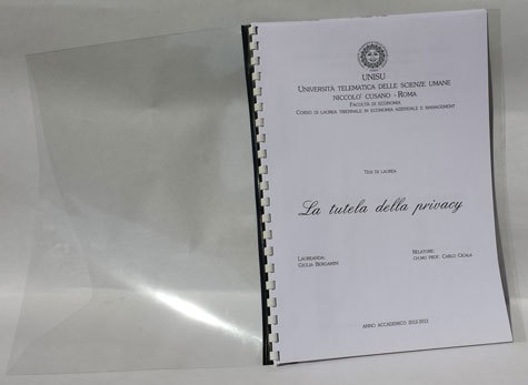 gbc Copertina avvolgente per spirale plastica CombBind, 15mm Formato: A4. 21 anelli. Diametro: 15mm. Capacit�: 125 fogli. Colore del quadrante anteriore e posteriore: trasparente, colore del dorso: NERO.  La copertina include la spirale che � gi� fissata alla copertina. La praticit� della spirale, l�eleganza di una copertina avvolgente.