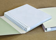 gbc Copertina avvolgente, in cartoncino telato, per spirale da 12 mm AVORIO.  Per spirale plastica o metallica, Formato: A4.  21 anelli. Spessore : 12mm. Capacit: 95 fogli. La spirale  visibile solo allinterno della legatura. Allesterno  coperta dalla copertina avvolgente. La praticit della spirale, leleganza di una copertina avvolgente.