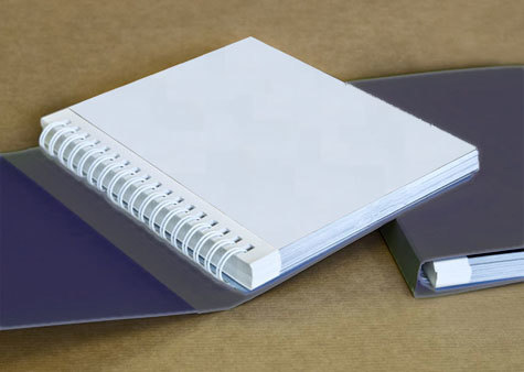 gbc Copertina avvolgente, in cartoncino telato, per spirale da 8 mm BLU.  Per spirale plastica o metallica, Formato: A4.  21 anelli. Spessore : 8mm. Capacit�: 50 fogli. La spirale � visibile solo all�interno della legatura. All�esterno � coperta dalla copertina avvolgente. La praticit� della spirale, l�eleganza di una copertina avvolgente.