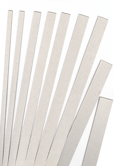 legatoria Spessori (dorsi), altezza 12mm per volumi cartonati, in cartone da 2mm, dimensioni 29,4x1,2cm. Per rilegare tesi fino a 70 fogli a4.