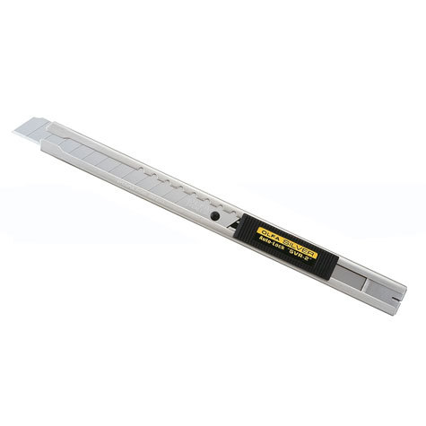 gbc Cutter Olfa SILVER, SVR-2 con Autolock cutter Standard-Duty per carta, film di plastica, fettuccie da imballaggio, etc. Lunghezza: 140mm, altezza lama: 9mm. Corpo in metallo. Dotato di tre lame, sistema di bloccaggio automatico e trancialama in plastica. Adatto a lamette AB, ABS, ABB. Prodotto originale giapponese, MADE IN JAPAN.