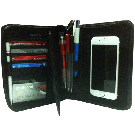 gbc 25176, Porta smart phone-notepad in eco-pelle NERO. Con 6 scoparti per carte di credito, 3 portapenne, portadocumenti, bollini autoadesivi in velcro per fissare il telefomo. Marchio ESSELTE.