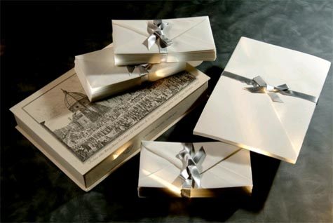 carta Carta per corrispondenza di pregio Florentia, Cartiere Miliani Fabriano Avorio, 92gr, 210x330mm, bordo tagliatato a mano, per stampa laser e ink-jet.