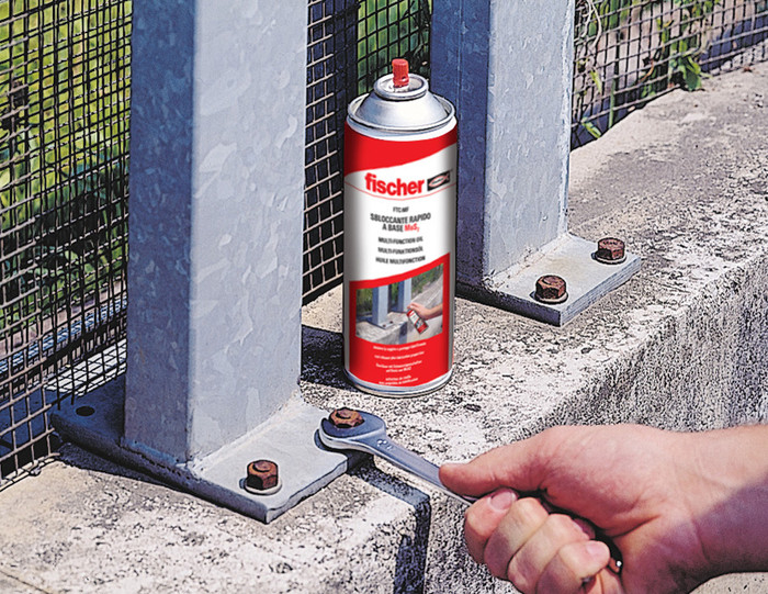 fischer Sbloccante rapido FTC-MF 400 ml (1 Pz.) Grazie all'azione del MoS<sub>2</sub> (Bisolfuro di Molibdeno) elimina i grippaggi, lubrifica e protegge.