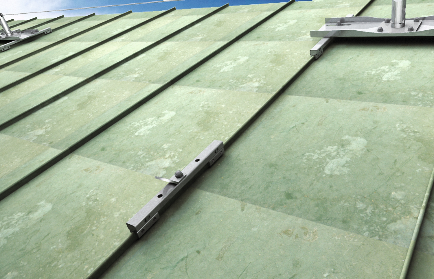 fischer Piastra per lamiera aggraffata PSS A inox - Sistemi anticaduta DPI (1 Pz.) Il dispositivo di ancoraggio puntuale per lamiera aggraffata.