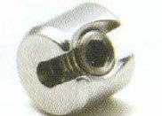 legatoria Fermo cilindrico inossidabile INOX morsetto INOX  AISI 316, per montare ripiani e mobili sospesi. Adatto per cavi diametro 3-4mm. Fissaggio con grani esagonali filettati da 8mm. Diametro esterno 15mm. Il montaggio avviene posizionando il fermo a cavallo in qualunque punto del cavo. fio35