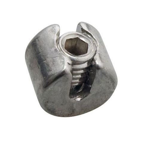 legatoria Fermo cilindrico inossidabile INOX morsetto INOX  AISI 316, per montare ripiani e mobili sospesi. Adatto per cavi diametro 3-4mm. Fissaggio con grani esagonali filettati da 8mm. Diametro esterno 15mm. Il montaggio avviene posizionando il fermo a cavallo in qualunque punto del cavo..