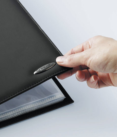 gbc Portalistini Gommato SOFT TOUCH  NERO. Numero buste: 24. Dimensione formato utile: 21x29,7cm.