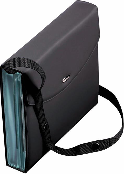 acco  Mobile Organization: Portacartelle Premium con 2 cartelline NERO. Colore cartelline: Grigio. In similpelle nera resistente e piacevole al tatto. Dotato di pratica tracolla. Predisposto per contenere 4 cartelline da 1.5 oppure 2 da 3.0. Dotazione iniziale di una cartellina 1.5 e una 3.0. 36-08.