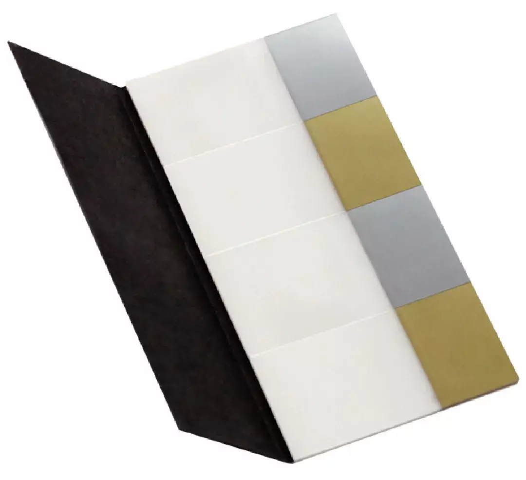 gbc SegnaPagina adesivi PageMarker, OroArgento  Segnapagina in edizione speciale oro e argento su pellicola PET di alta qualit. 50 segnapagina ORO + 50 segnapagina ARGENTO adesivi 20x42,5mm, distribuiti su 4 blocchetti da 25 pezzi. Adesivo a base acqua e senza solventi. MADE IN GERMANY.