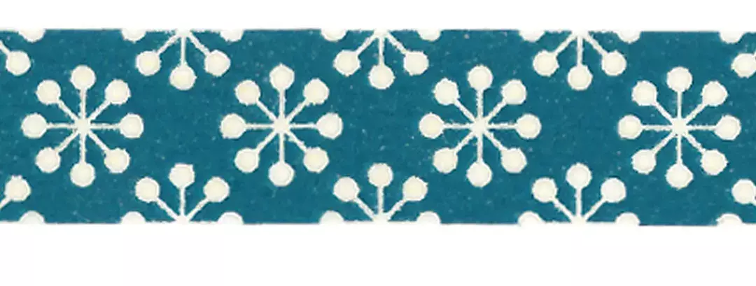 gbc Nastro Adesivo Decorativo FioreStilizzatoBlu, n9 Nastro in carta di riso, Adesivo atossico specifico per bambini a base dacqua. Rimovibile senza lasciare residui, riposizionabile. Disponibile in 35 varianti. Misure: 15mm x 10metri. MADE IN GERMANY.