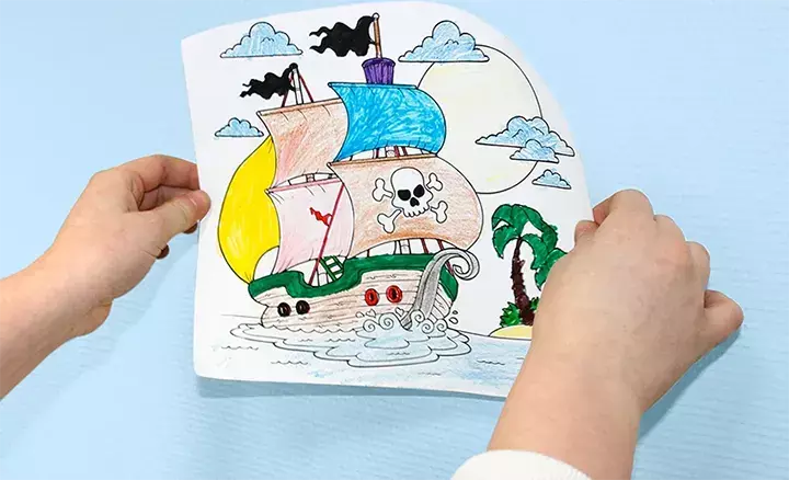 gbc Rotolo Disegno Banner, BimbiPiccoli, 300mmX4m PER BAMBINI PIU PICCOLI. Rotolo Autoadesivo in Carta Removibile alto 30cm e lungo 4 metri da colorare e-o ritagliare. Adesivo atossico specifico per bambini a base acqua. MADE IN GERMANY.