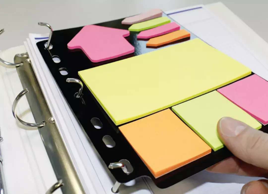 gbc SegnaPagina PageMarker FogliettiAdesivi Assortimento di 4 blocchetti di fogli adesivi + 5 blocchetti di segnapagina adesivi, montati su supporto in cartoncino rigido a perforazione universale. MADE IN GERMANY.