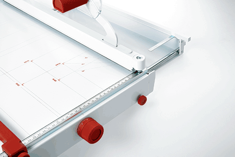gbc Taglierina a leva IDEAL 1038. Made in Germany pianale L356xP403, luce taglio 385 mm, 50 fogli per taglio  (70gr.-mq.).
