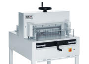 gbc Tagliarisme elettrica IDEAL 4815. Made in Germany luce di taglio 475 mm, pressino a manopola girevole, profondit del tavolo 458 mm, avanzamento elettromeccanico. Taglio sequenziale 30 mm. piano di lavoro 1410x762x1053. taglia fino a 80 mm. Alimentazione: 230V/50Hz/1.1kW. IDA4815