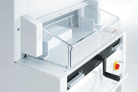 gbc Tagliarisme elettrica IDEAL 4850. Made in Germany luce di taglio 475 mm, pressino automatico, profondit del tavolo 458 mm, avanzamento elettromeccanico. Taglio sequenziale 30 mm. piano di lavoro 1296x762x1053. taglia fino a 80 mm. Alimentazione: 230V-50Hz-1.42kW..