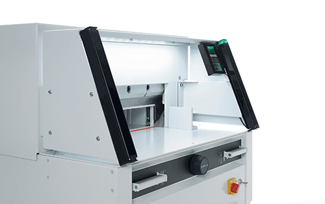 gbc Tagliarisme elettrica IDEAL 4860. Made in Germany luce di taglio 475 mm, pressino automatico, profondit del tavolo 450 mm, avanzamento elettromeccanico. Taglio sequenziale 35 mm. piano di lavoro 1296x762x988. taglia fino a 80 mm. Alimentazione: 230V-50Hz-1.42kW..