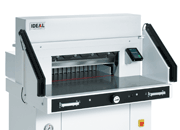 gbc Tagliarisme elettrica IDEAL 5560LT luce di taglio 550 mm, pressino idraulico (press. min.200 daN, max.1100daN), profondit del tavolo 570 mm, avanzamento idraulico. Taglio sequenziale 32/60 mm. piano di lavoro 1370x1070x1400. taglia fino a 95/92 mm. Alimentazione: 230V/50Hz/1.5kW., Made in Germany IDA5560lt