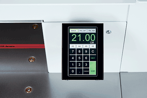 gbc Tagliarisme elettrica IDEAL 5560. Made in Germany luce di taglio 550 mm, pressino idraulico (press. min.200 daN, max.1100daN), profondit del tavolo 570 mm, avanzamento idraulico. Taglio sequenziale 32-60 mm. piano di lavoro 1370x1070x1400. taglia fino a 95-92 mm. Alimentazione: 230V-50Hz-1.5kW..