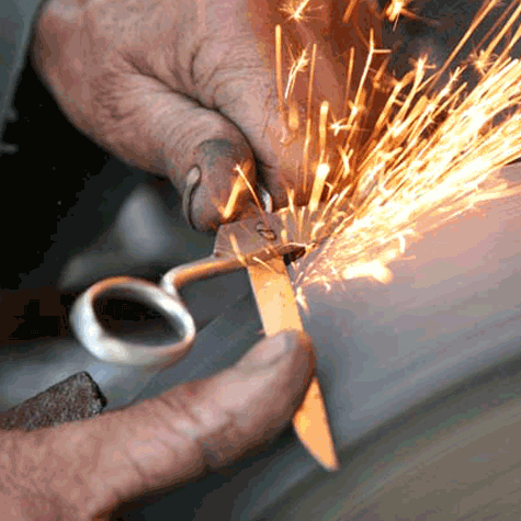 acco Affilatura lama Tagliarisme IDEAL 4700 Il servizio comprende il ritiro e la riconsegna tramite corriere espresso. Anche per IDEAL 4705, 4810, 4850, 480ep. Per affilatura si intende l‘asportazione di 1 decimo di millimetro di acciaio. Nel caso in cui fosse necessaria una rettifica maggiore ci sar un maggior addebito fino al 100%.