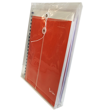 legatoria Busta sacco soffietto lacciuolo A4  A soffietto, in polipropilene trasparente NEUTRO. Dotata di un efficiente sistema si chiusura a LACCIO. Contiene fino a 400 fogli A4. Soffietto da 3cm. 43-09L.