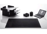 gbc Kartell, LineaSegmenti, Sottomano grande, NERO Dimensioni 54x68 cm. Spessore: 6 mm. Design Michele de Lucchi.