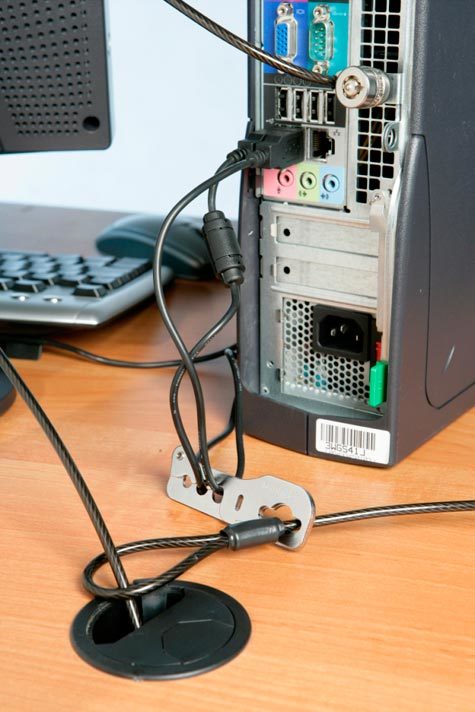 acco Antifurto per mouse e tastiere Cable Saver Insieme a un dispositivo di sicurezza Kensington permette di proteggere le periferiche, come ad esempio il mouse e la tastiera. Compatibile con: 64162, 62696, 1500138, 1500297, 1500150, 1500298 Garanzia: 2 anni..