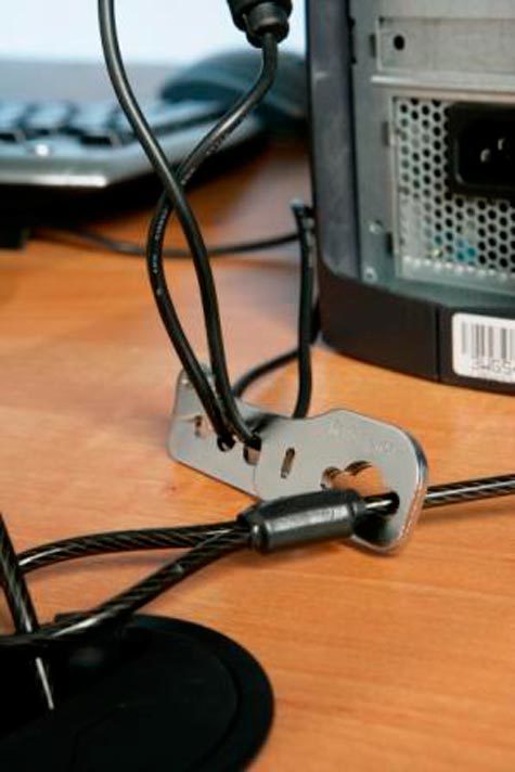 acco Antifurto per mouse e tastiere Cable Saver Insieme a un dispositivo di sicurezza Kensington permette di proteggere le periferiche, come ad esempio il mouse e la tastiera. Compatibile con: 64162, 62696, 1500138, 1500297, 1500150, 1500298 Garanzia: 2 anni..