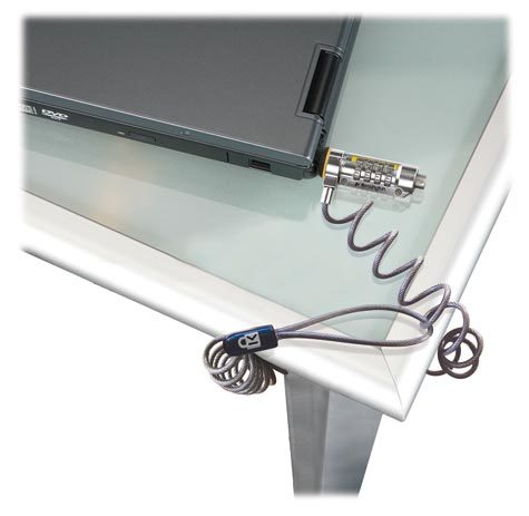 acco ComboSaver Combination Notebook Lock. Lucchetto a combinazione con cavo spiralato Protegge il tuo notebook dai furti. Cavo di sicurezza a combinazione con 10.000 codici. Meccanismo di barra a T. Lunghezza cavo pari a 1.8 m e spessore di 3.5 mm..