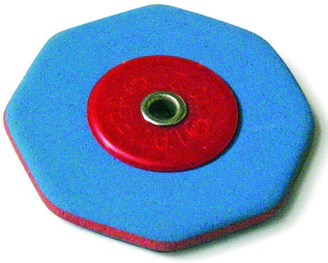 gbc Gomma ottogonale LAUFER  BLU Sostituisce la Pelikan be50-20. Ha il bordo sottile e uno speciale inserto rosso delicatamente abrasivo. Ideale per dattiloscritti, penna a sfera, inchiostri, matita copiativa. Ha una comoda forma ottagonale che permette di cancellare con precisione anche i segni pi piccoli..