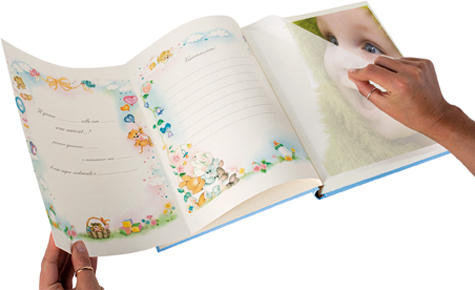 gbc Album foto per NASCITA con 30 fogli in cartoncino+velina. Formato 24x30.5cm Possibilit di inserire foto di vari formati. Copertina ROSA. Rilegatura a libro cartonata rigida con brillantini. Ogni album  inserito in una scatola da regalo.