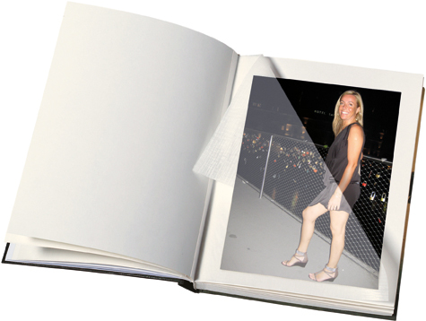 gbc Album foto con 50 fogli in cartoncino+velina. Formato 30x33cm Possibilit di inserire foto di vari formati. Rilegatura a libro cartonata rigida in VinylPelle ROSSO.