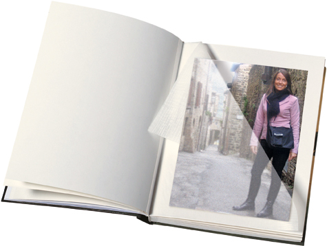 gbc Album foto con 40 fogli in cartoncino+velina. Formato 26x30cm Possibilit� di inserire foto di vari formati. Rilegatura a libro cartonata rigida in VinylPelle MARRONE.