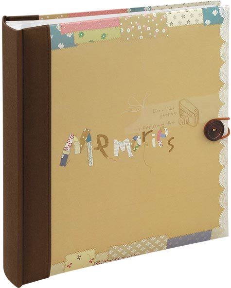 gbc Album foto con 30 cartoncini adesivi + acetato trasparente. Formato 33x33cm Possibilit di inserire foto di vari formati. Copertina con soggetto - Memories, dorso MARRONE-. Rilegatura a libro cartonata con copertina rigida..