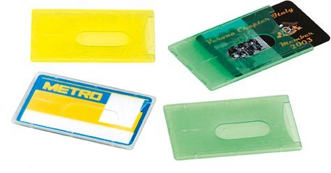 gbc Custodia in PVC rigido, ideale per carte di credito, patenti e tessere COLORI ASSORTITI, in plastica.