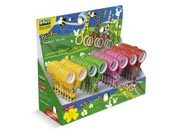 gbc Forbice con lama stampata 13cm, punta arrotondata lama in acciao inox. Impugnatura in gomma, fantasie assortite. Con espositore per 32 forbici.