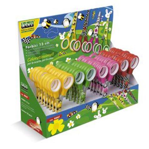 gbc Forbice con lama stampata 13cm, punta arrotondata lama in acciao inox. Impugnatura in gomma, fantasie assortite. Con espositore per 32 forbici.