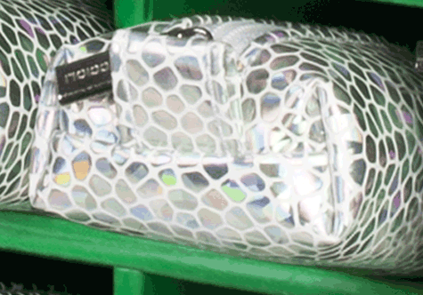 gbc Saccucciolo, astuccio per matite ARGENTO, fantasia a mosaico, forma allargata, in PU*.