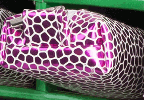 gbc Saccucciolo, astuccio per matite ROSA, fantasia a mosaico, forma allargata, in PU*.