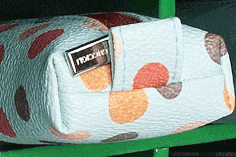 gbc Saccucciolo, astuccio per matite AZZURRO con POIS colorati, a forma allargata, in PU*.