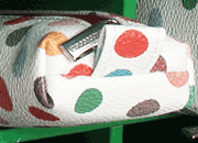 gbc Saccucciolo, astuccio per matite BIANCO con POIS colorati, a forma allargata, in PU*.