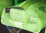 gbc Saccucciolo, astuccio per matite VERDE, fantasia a fiorellini, forma allargata, in PU*.