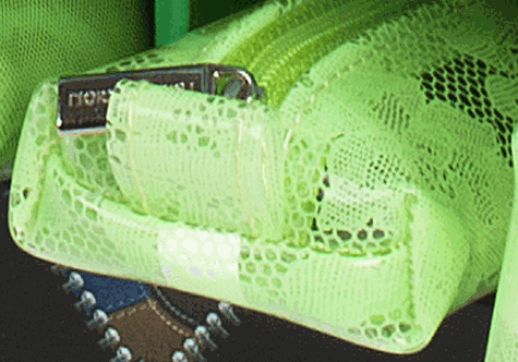 gbc Saccucciolo, astuccio per matite VERDE, fantasia a fiorellini, forma allargata, in PU*.